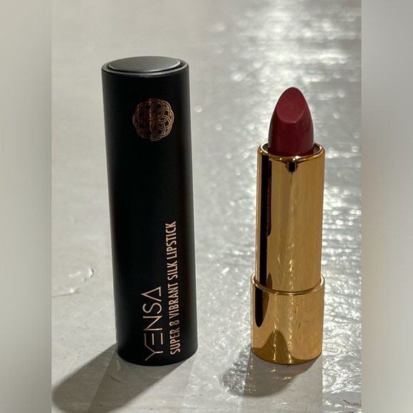 Yensa Super 8 VIBRANT SILK LIPSTICK in the colour Noble - Picture 3 of 16